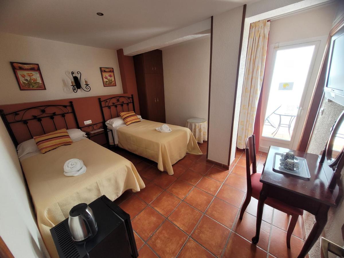 Hostal Jayma Salobreña Extérieur photo